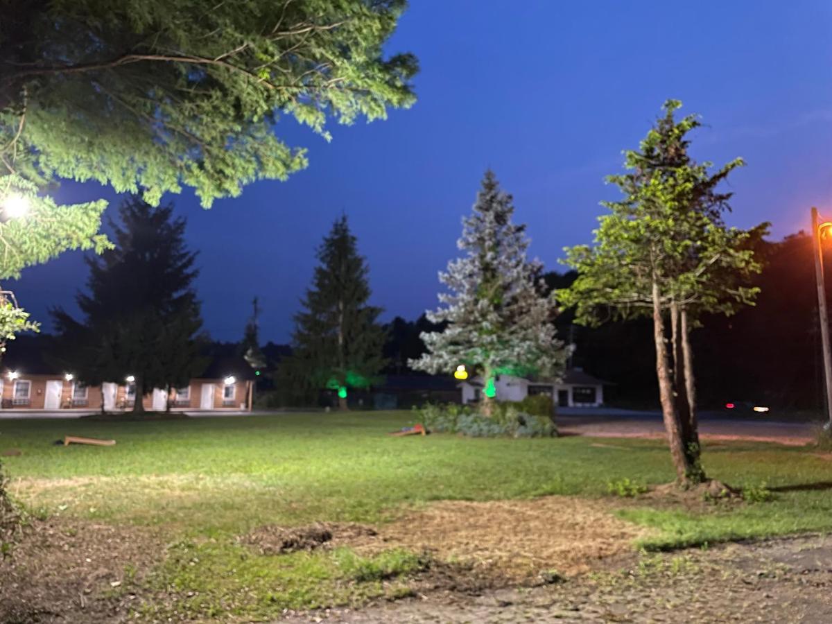 Pine Valley Motel Spruce Pine エクステリア 写真