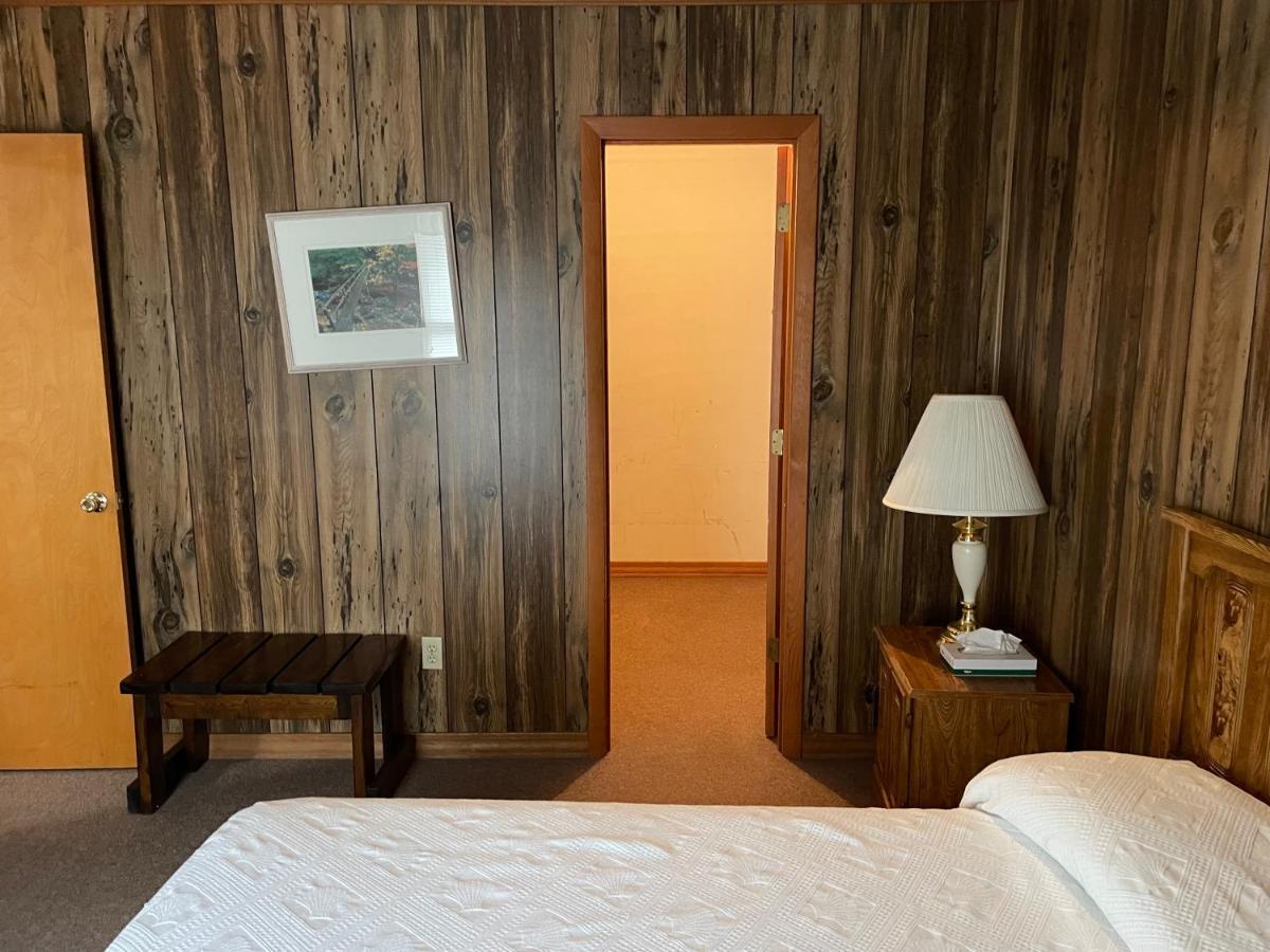 Pine Valley Motel Spruce Pine エクステリア 写真