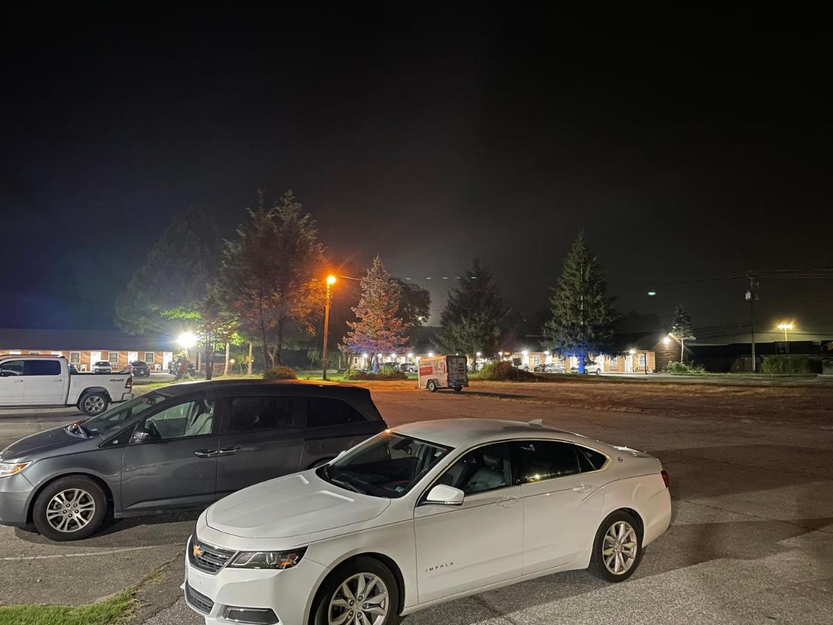 Pine Valley Motel Spruce Pine エクステリア 写真