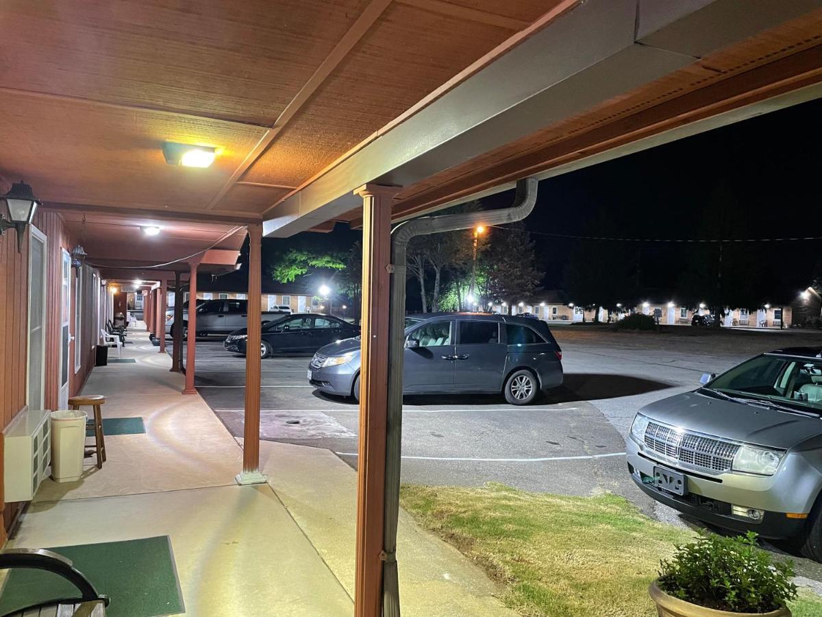 Pine Valley Motel Spruce Pine エクステリア 写真