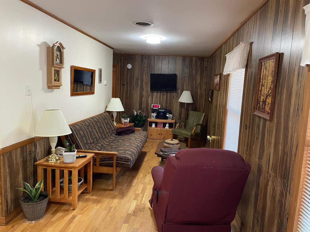 Pine Valley Motel Spruce Pine エクステリア 写真