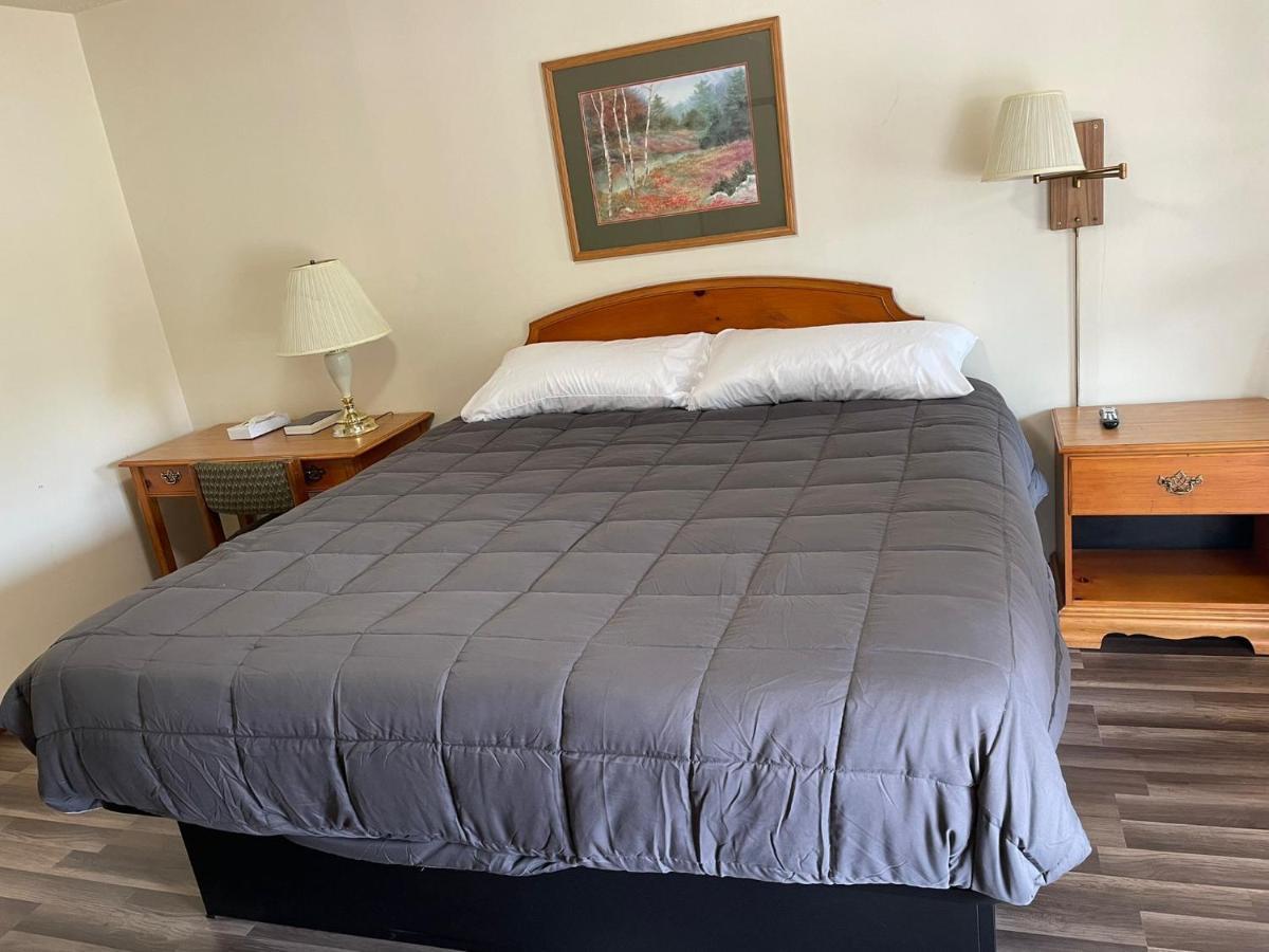Pine Valley Motel Spruce Pine エクステリア 写真