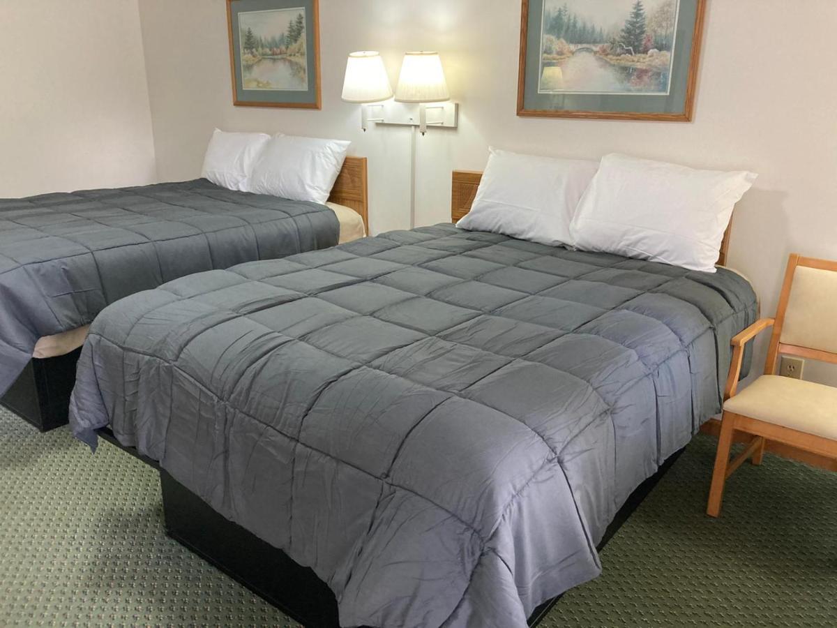 Pine Valley Motel Spruce Pine エクステリア 写真