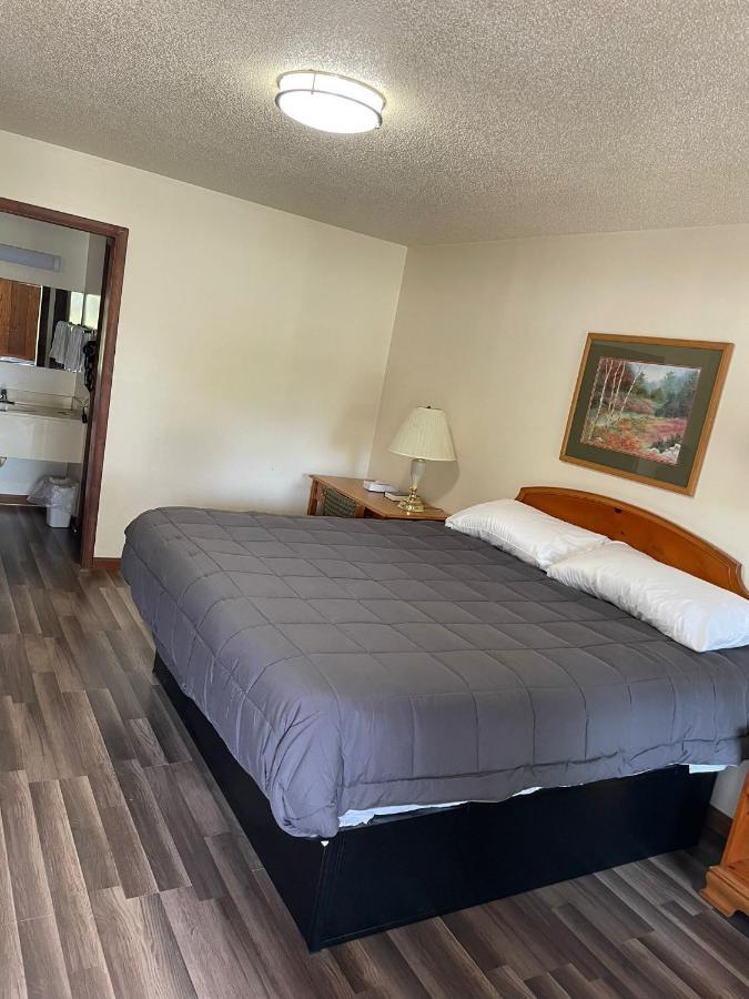 Pine Valley Motel Spruce Pine エクステリア 写真