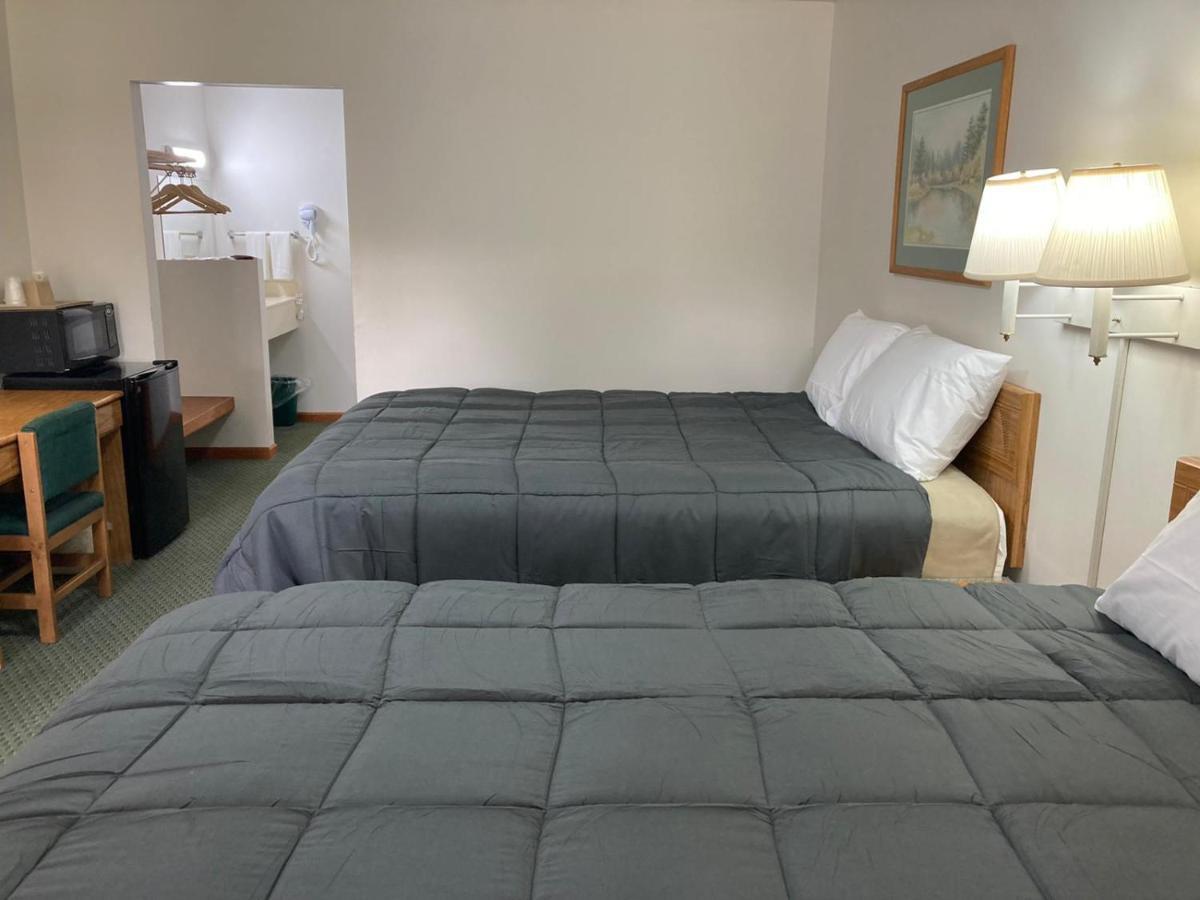 Pine Valley Motel Spruce Pine エクステリア 写真